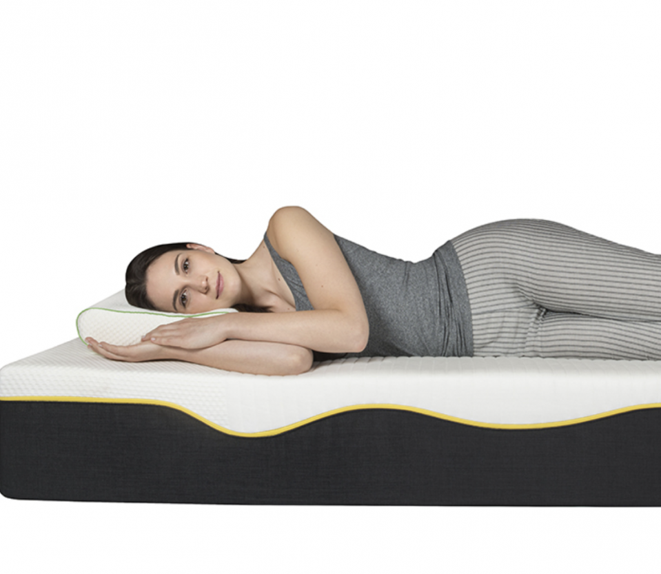 How to Choose the Right Pillow Based on Your Sleep Position and Mattress