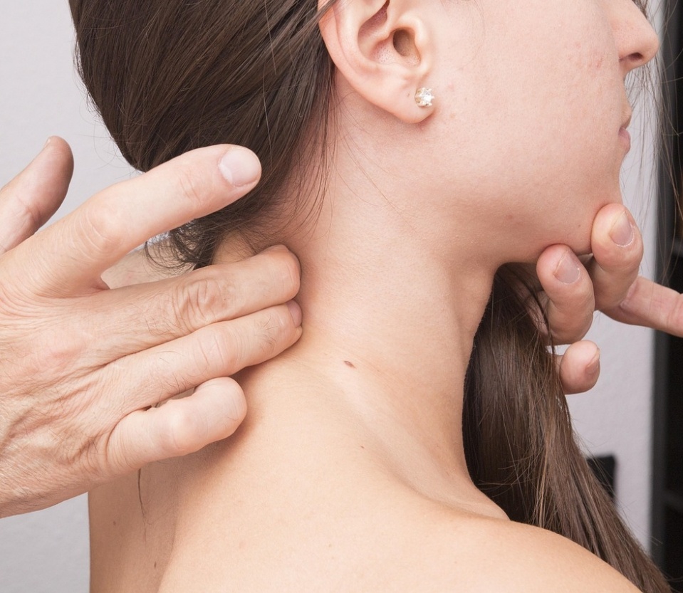 Drug-Free Pain Management: The Role of Custom Pillows in Neck Pain Relief